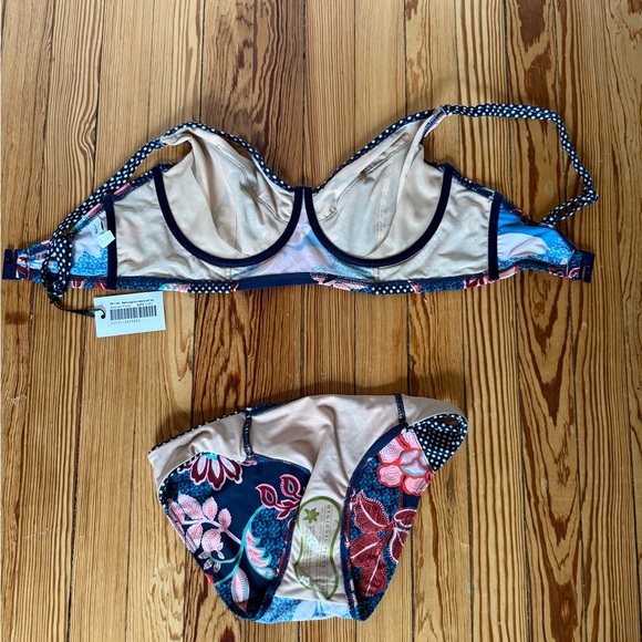 Vibrant Floral Bikini with Polka Dot Details - Picture 3 of 4